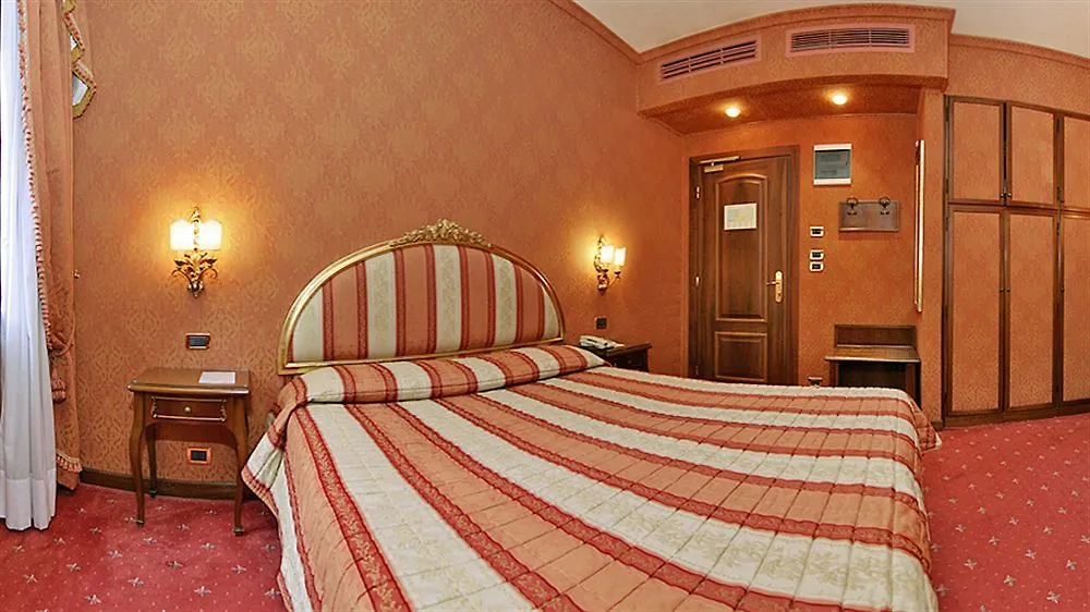 Hotel American-Dinesen Venezia 4*,