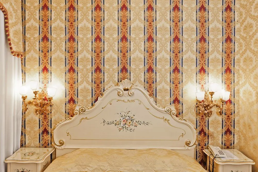 Hotel American-Dinesen Venezia 4*,  Italia